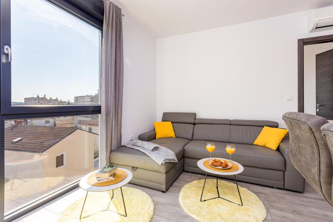 M****, New City + Parking Apartment Pula