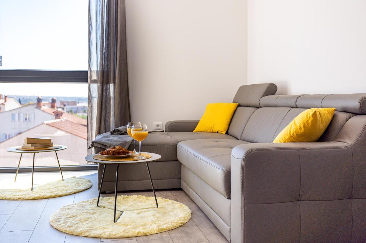 M****, New City + Parking Apartment *